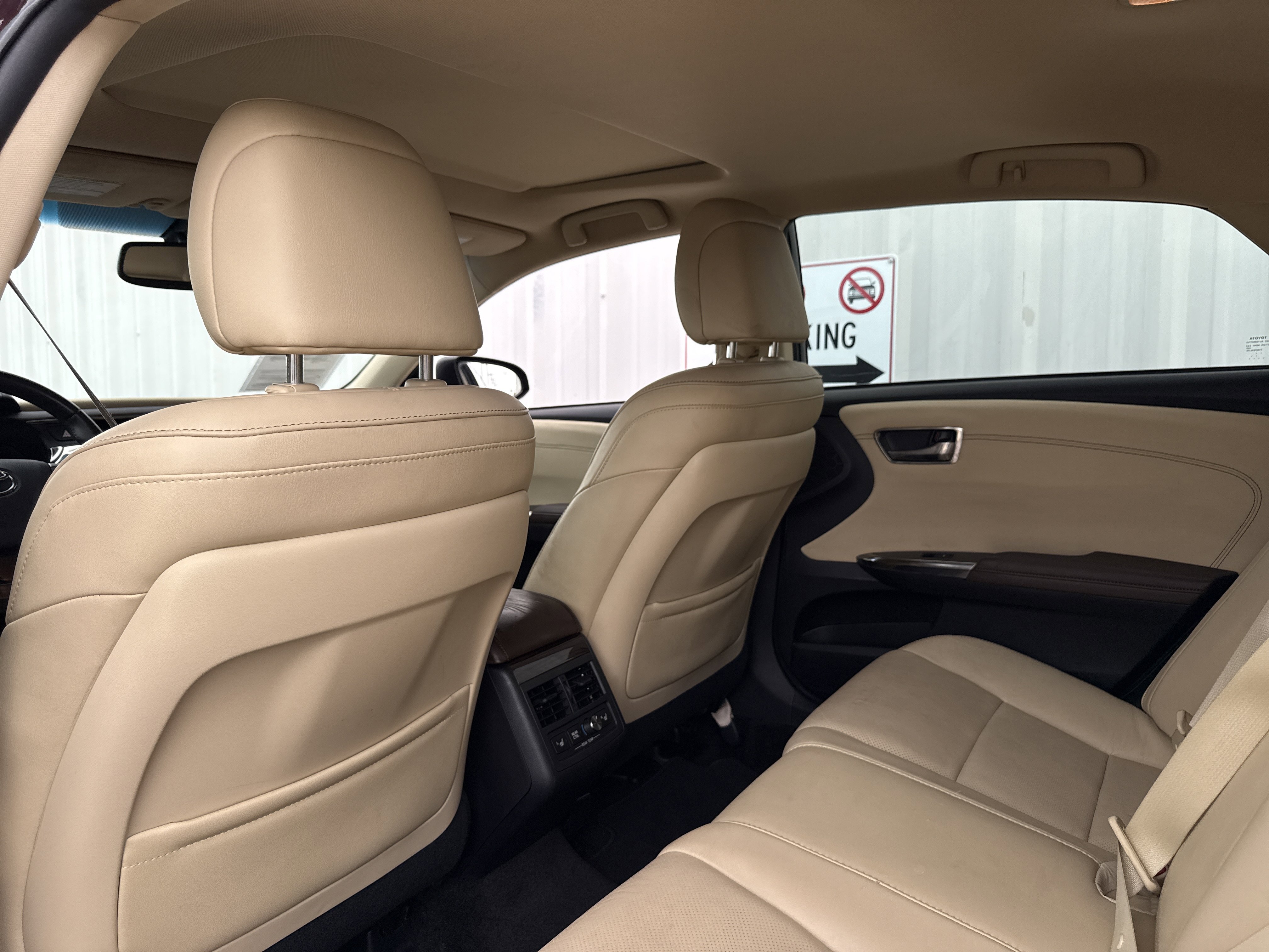 Used 2013 Toyota Avalon Limited image 22