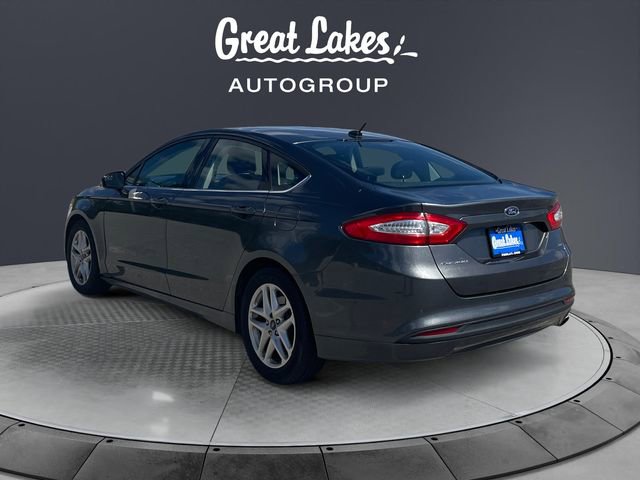 Used 2016 Ford Fusion SE FWD image 3