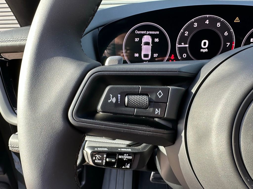 Used 2026 Porsche Panamera RWD image 17