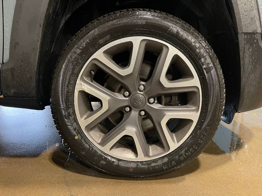 Used 2016 Jeep Renegade Latitude image 28