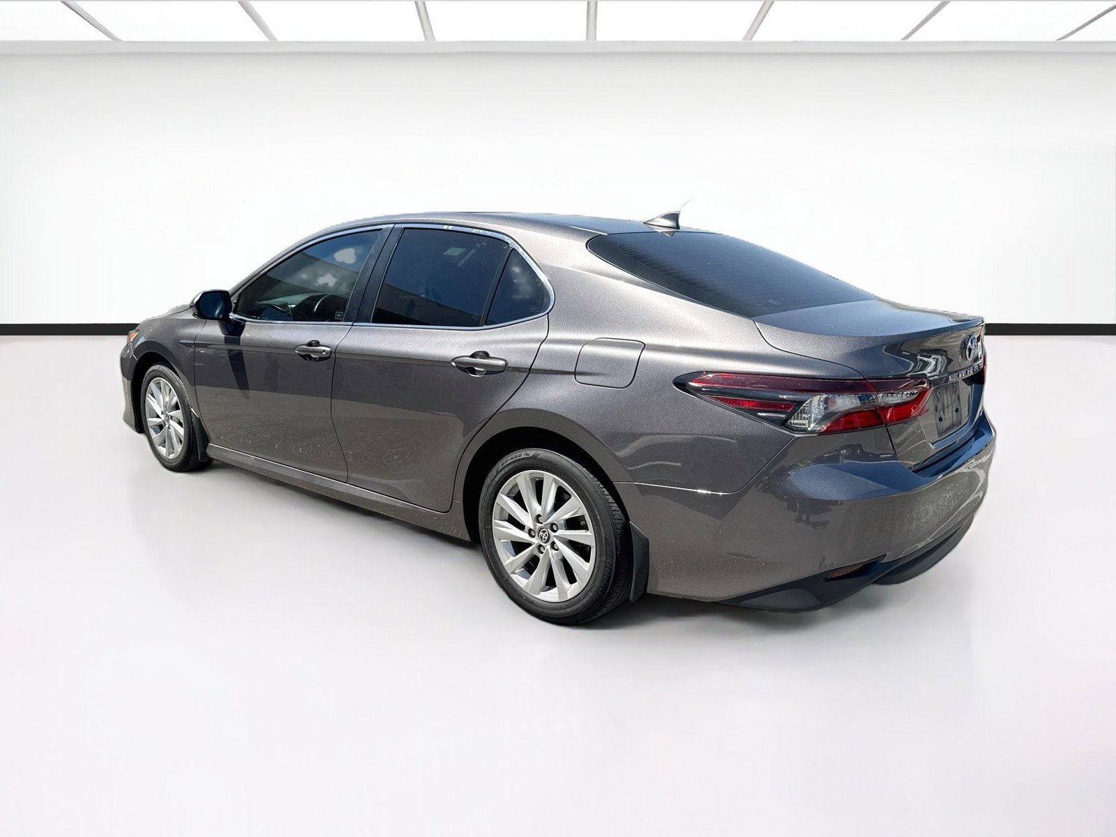 Used 2023 Toyota Camry LE FWD image 6
