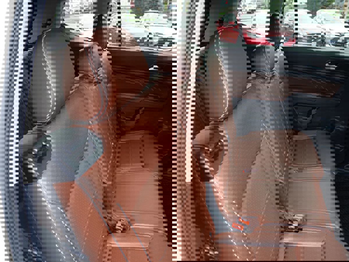 Used 2021 Volkswagen Atlas SE w/ Panoramic Sunroof Package image 27