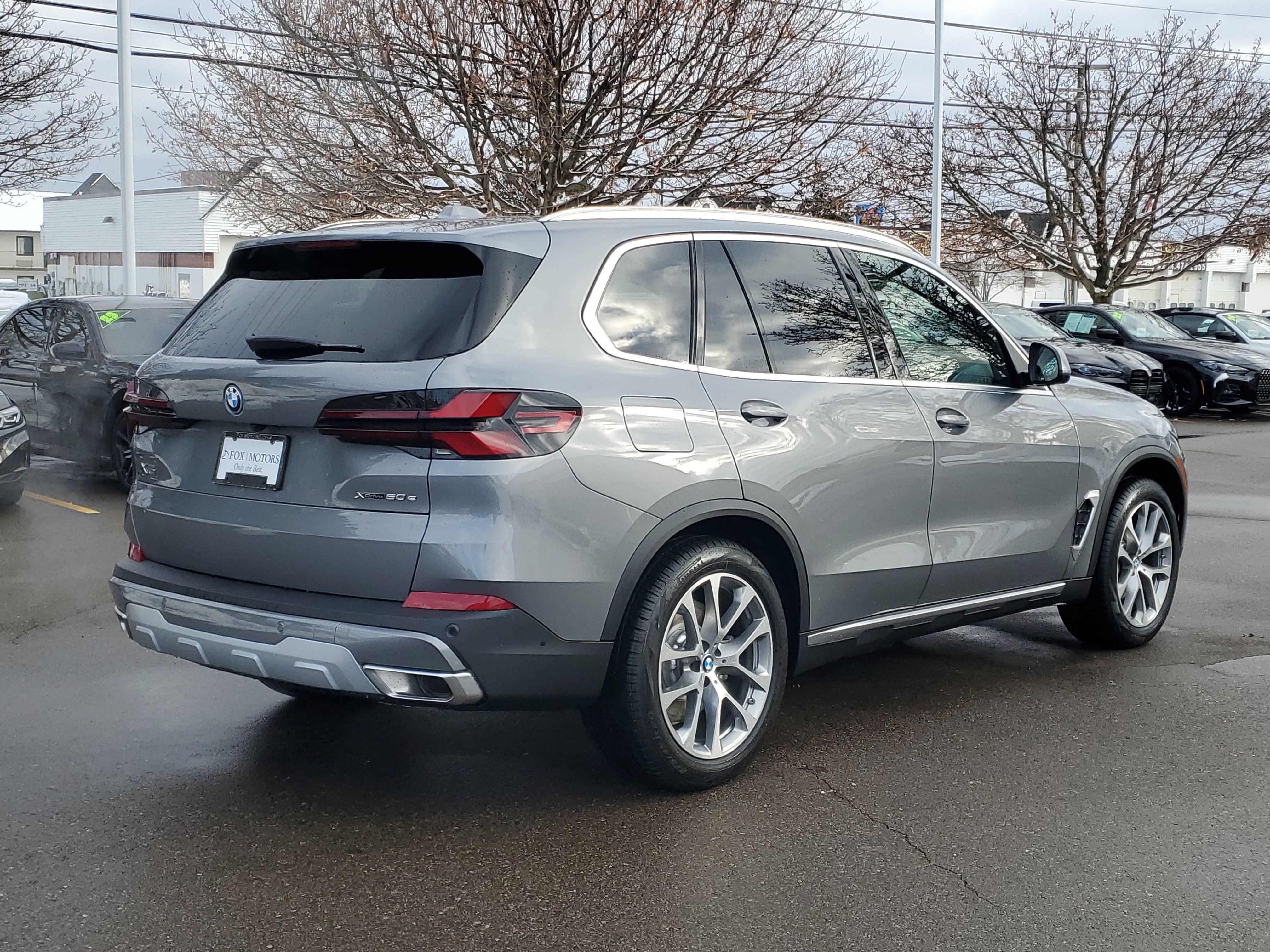 New 2026 BMW X5 xDrive50e image 3