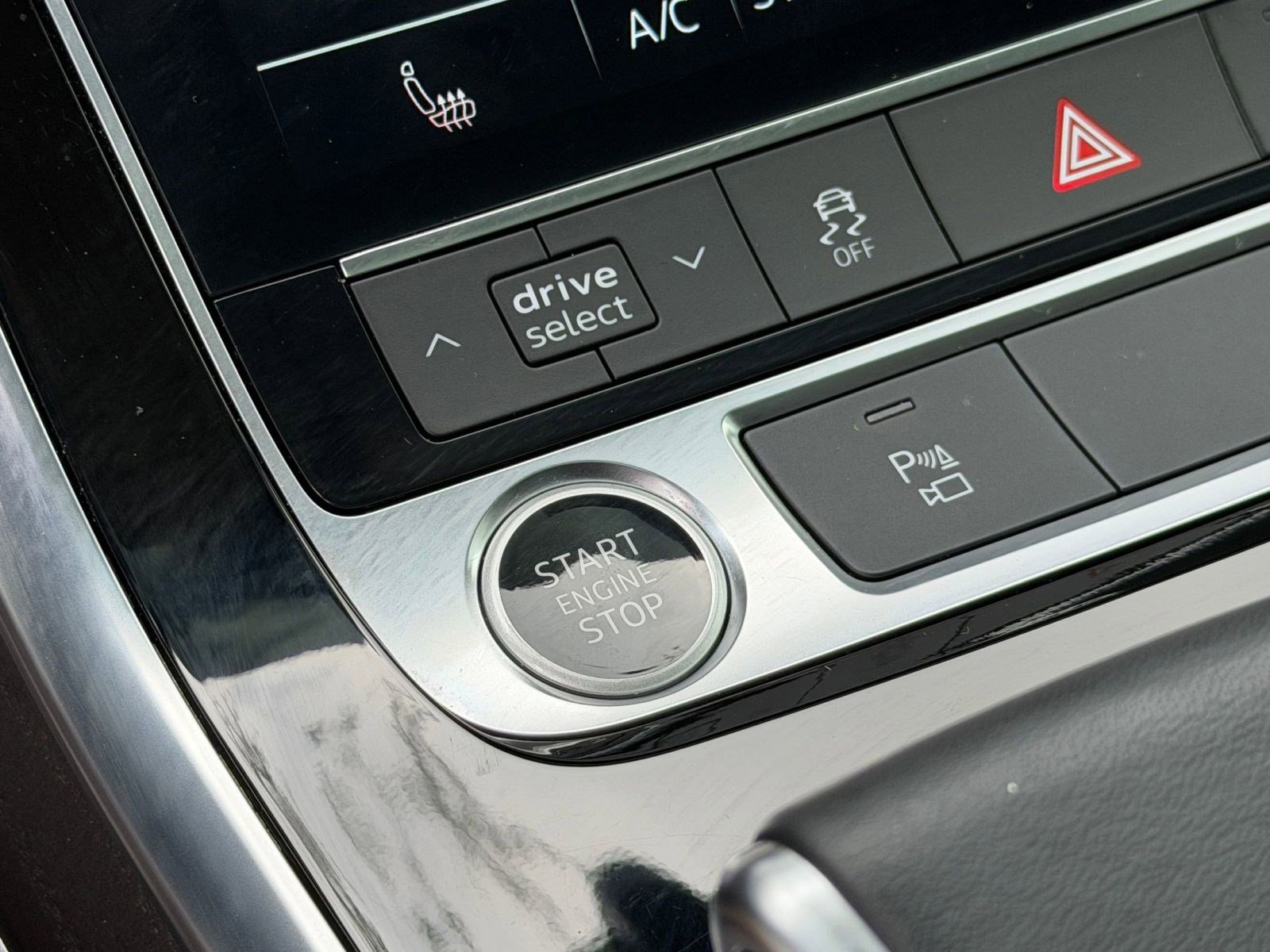 Used 2023 Audi Q7 2.0T Premium w/ Convenience Package image 18