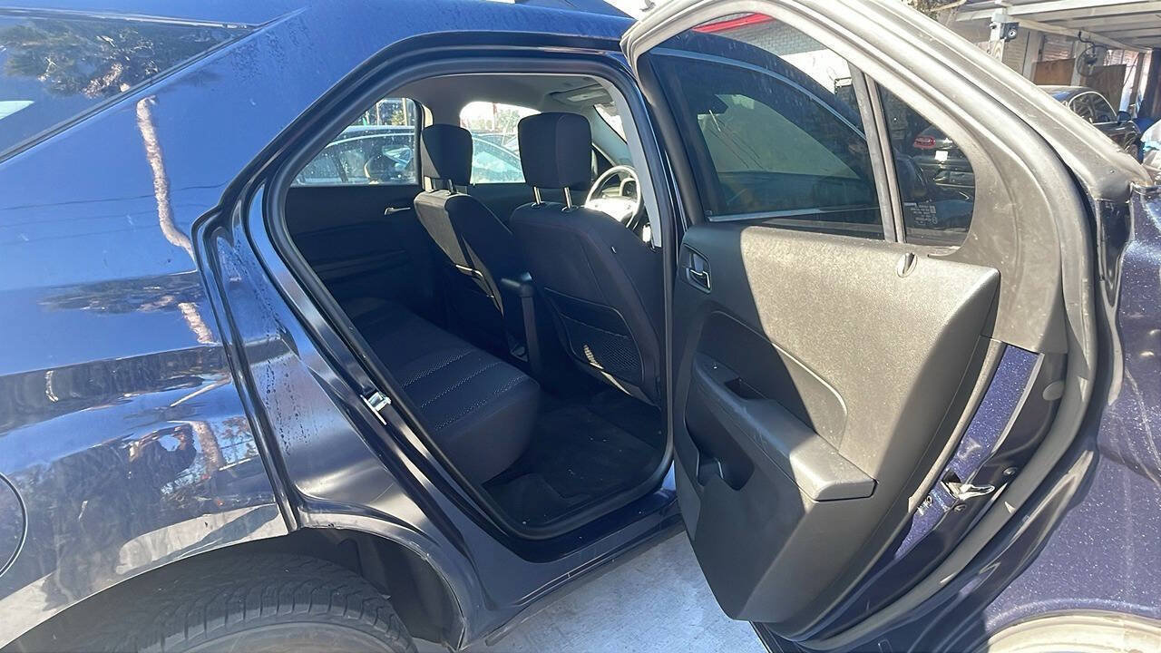 Used 2017 Chevrolet Equinox LT w/ Convenience Package AWD/4WD image 8