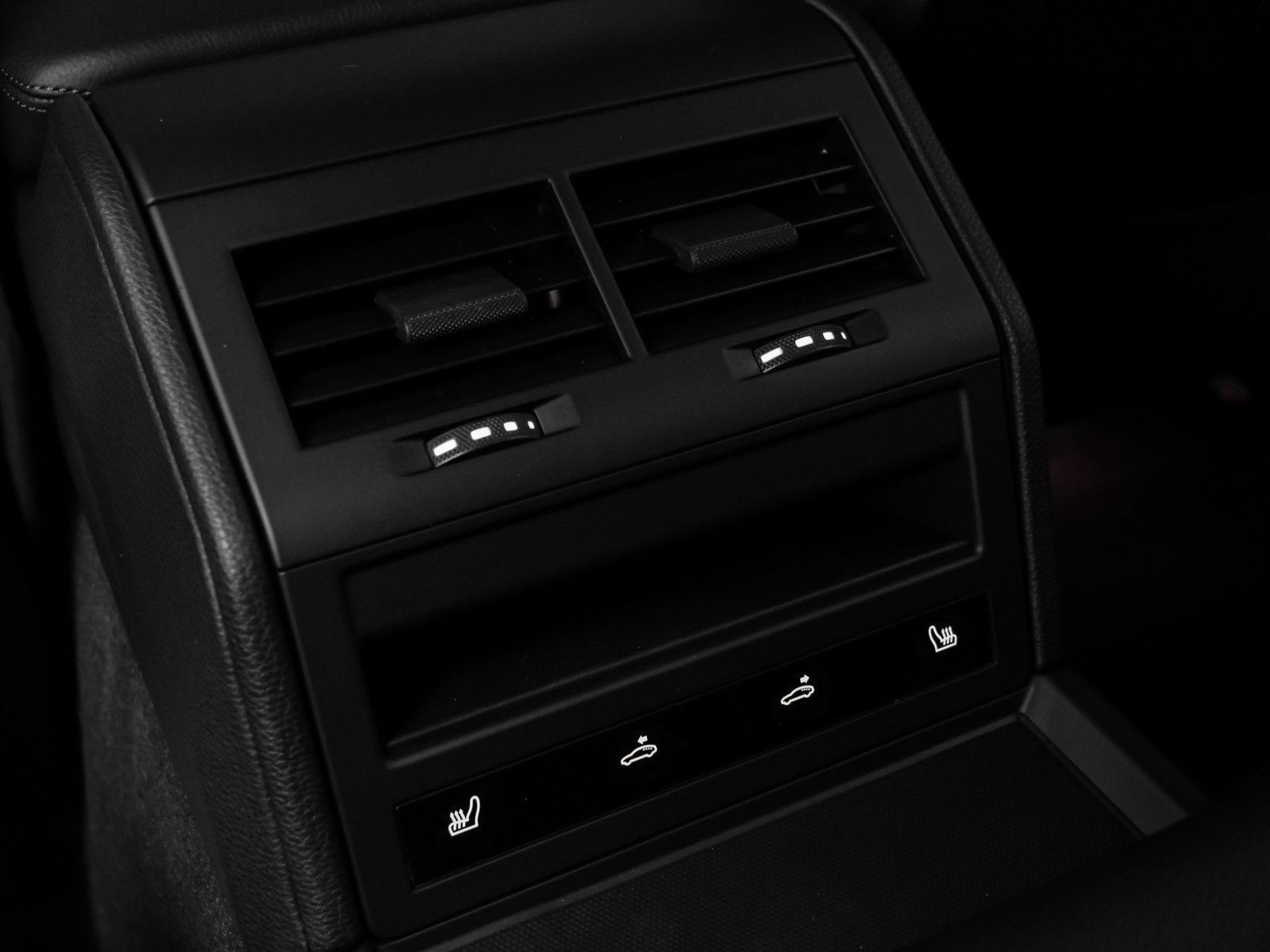 Certified 2025 Porsche Panamera 4 image 40