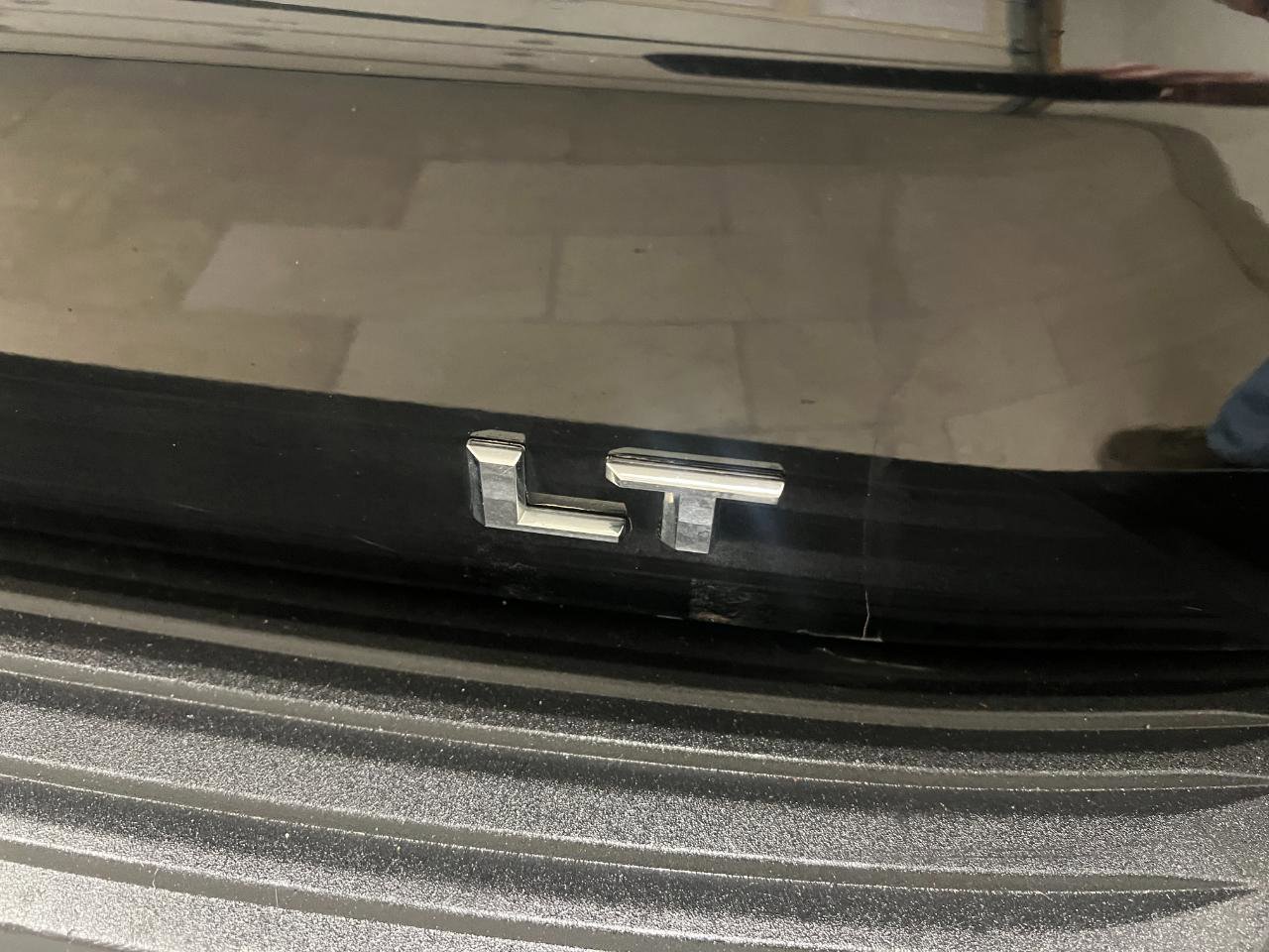 Used 2025 Chevrolet Suburban LT image 65