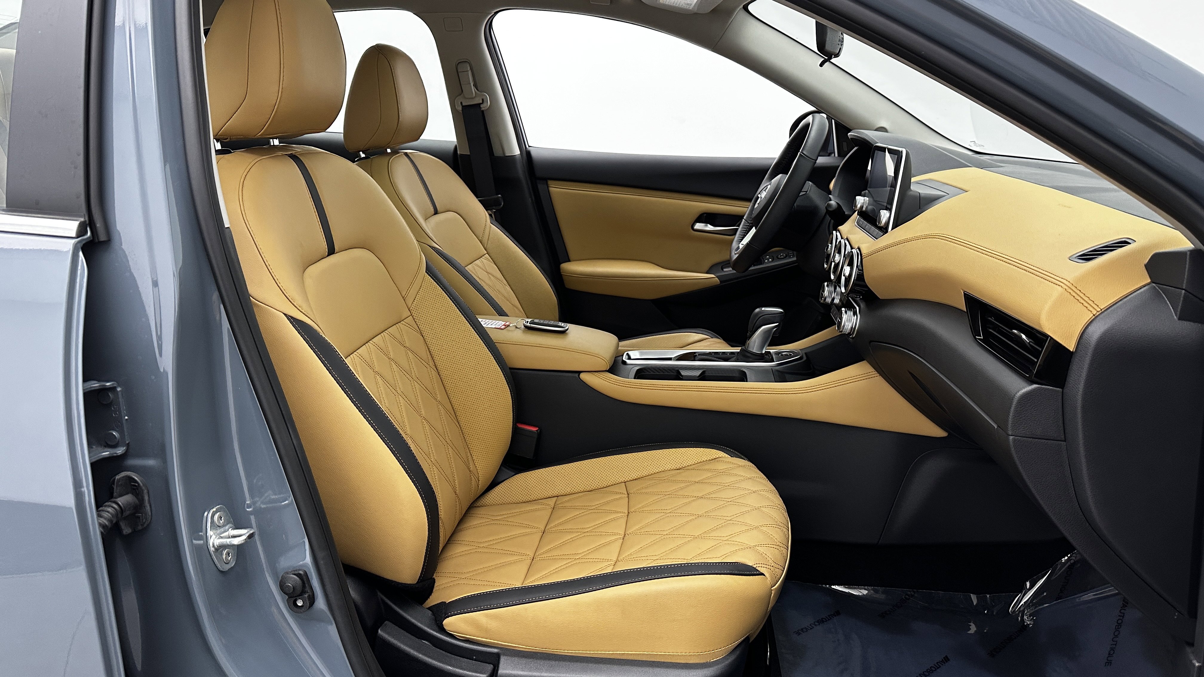 Used 2025 Nissan Sentra SV w/ SV Premium Package image 36