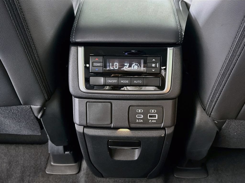 Used 2026 Subaru Ascent Premium AWD/4WD image 24