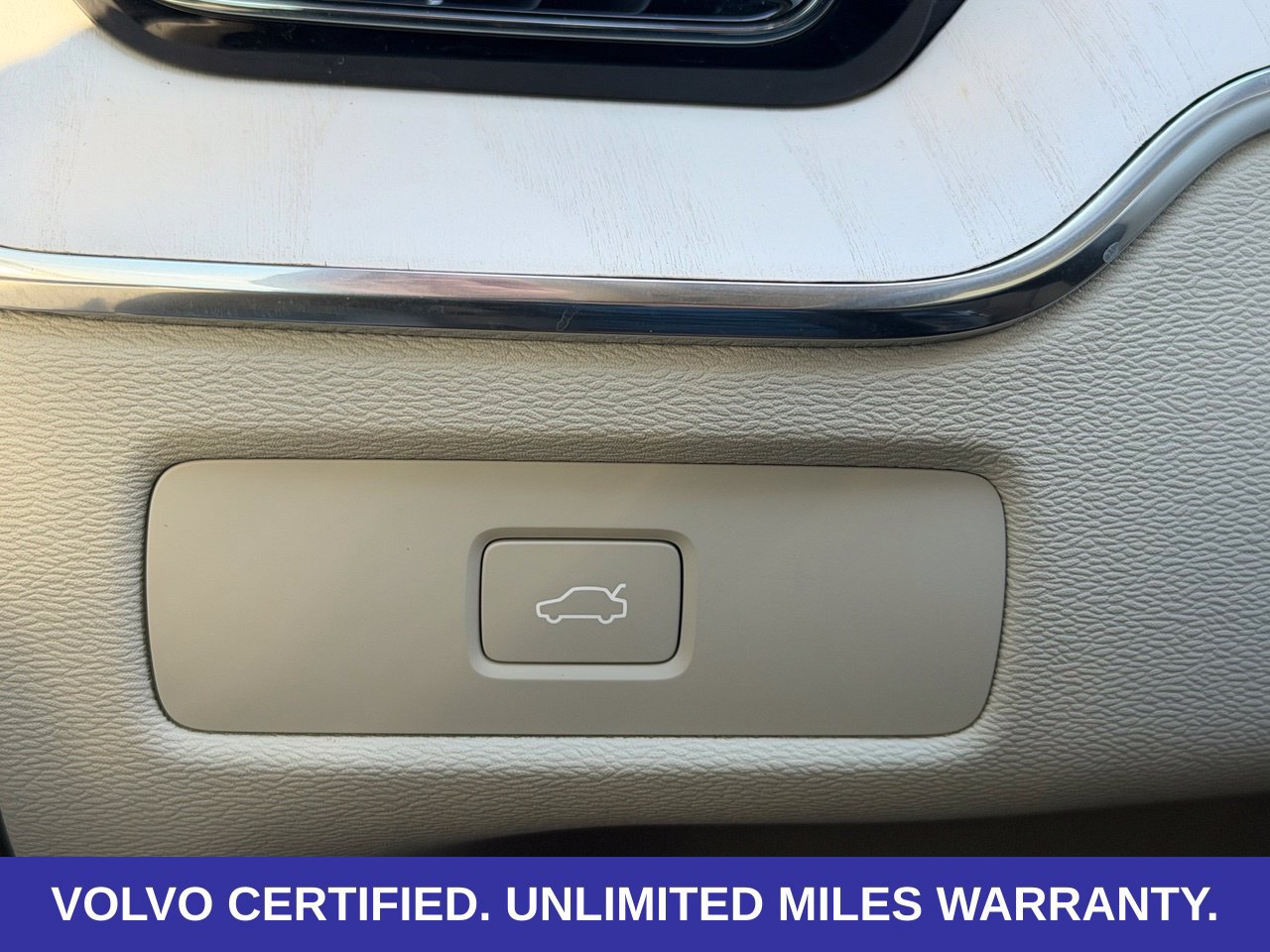 Certified 2026 Volvo XC60 B5 Ultra AWD/4WD image 20
