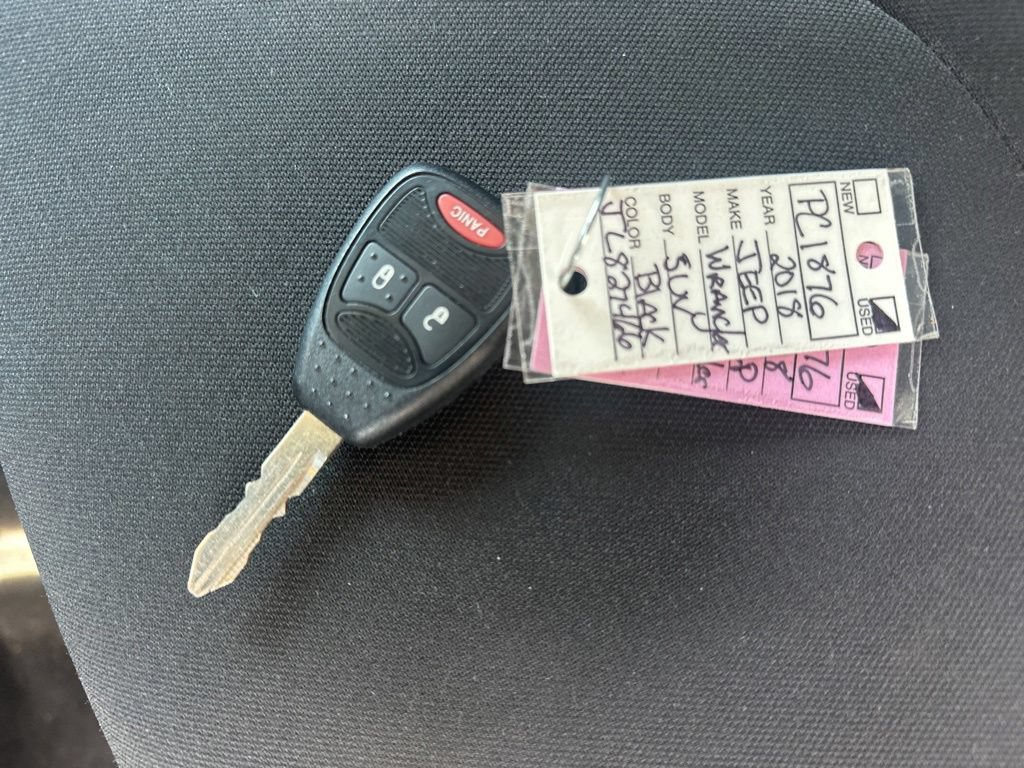 Used 2018 Jeep Wrangler Unlimited Sport S AWD/4WD image 35