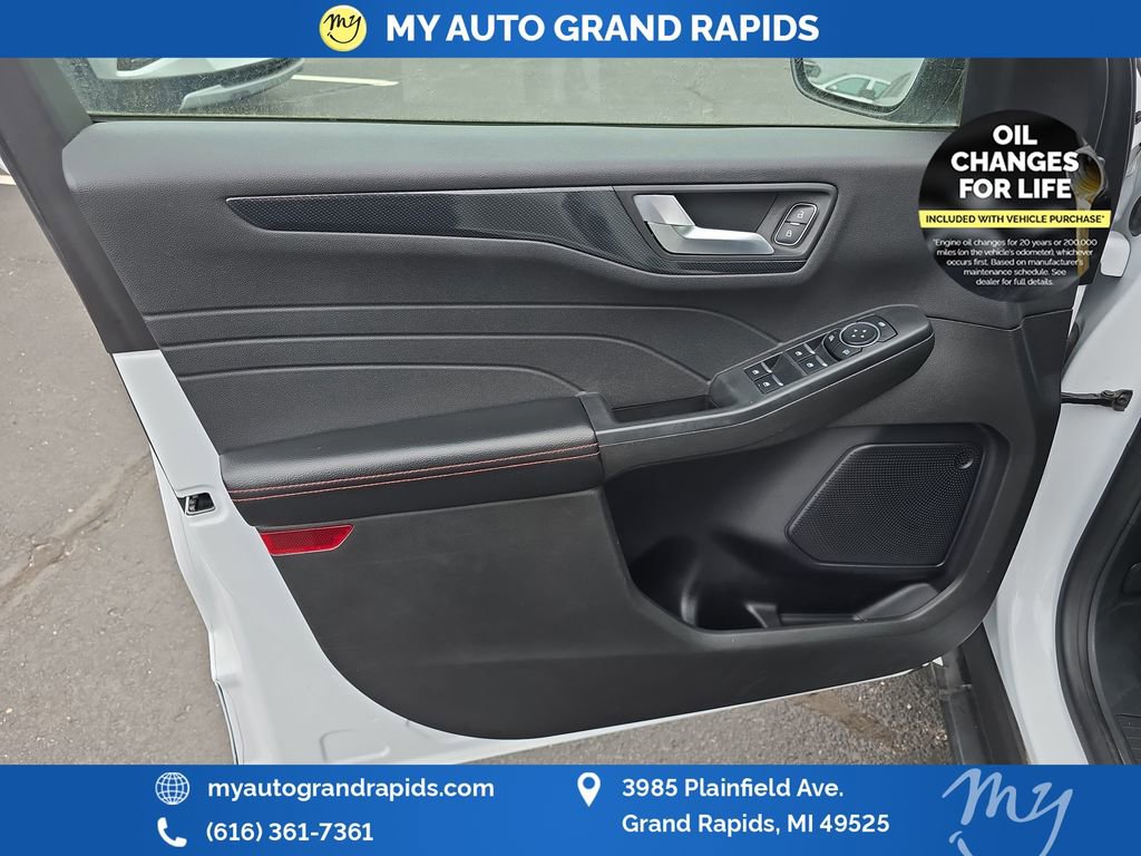 Used 2023 Ford Escape ST-Line w/ Tech Pack #1 AWD/4WD image 10