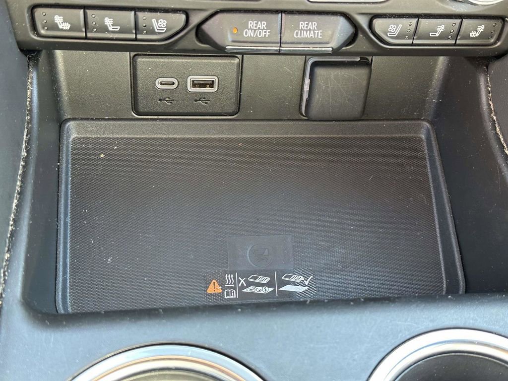 Used 2024 GMC Yukon SLT image 28