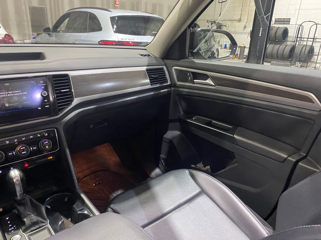 Used 2019 Volkswagen Atlas SEL R-Line FWD image 4