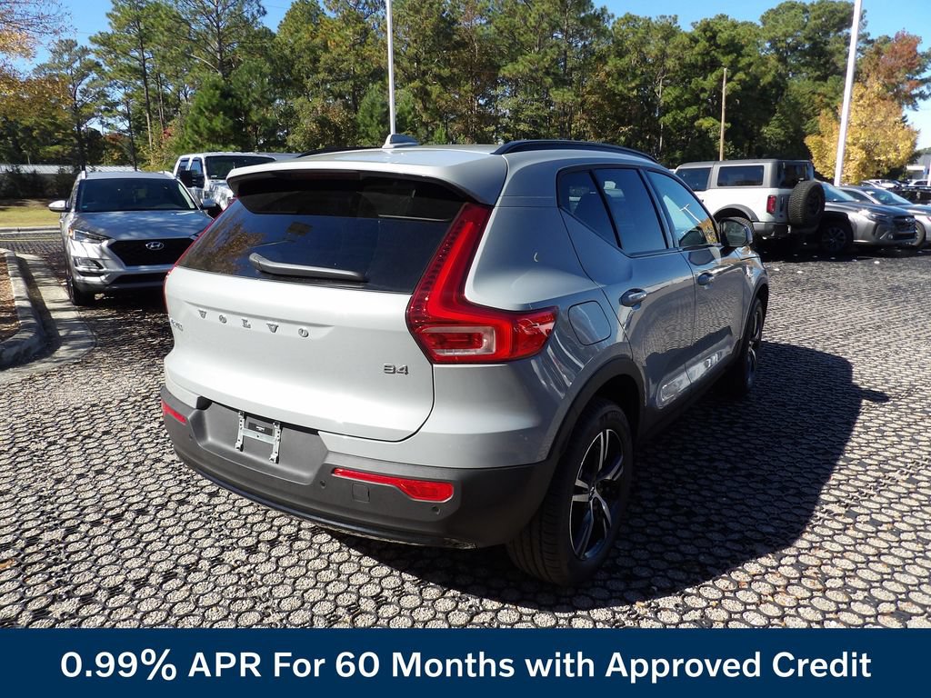 New 2026 Volvo XC40 B4 Core w/ Climate Package FWD image 6