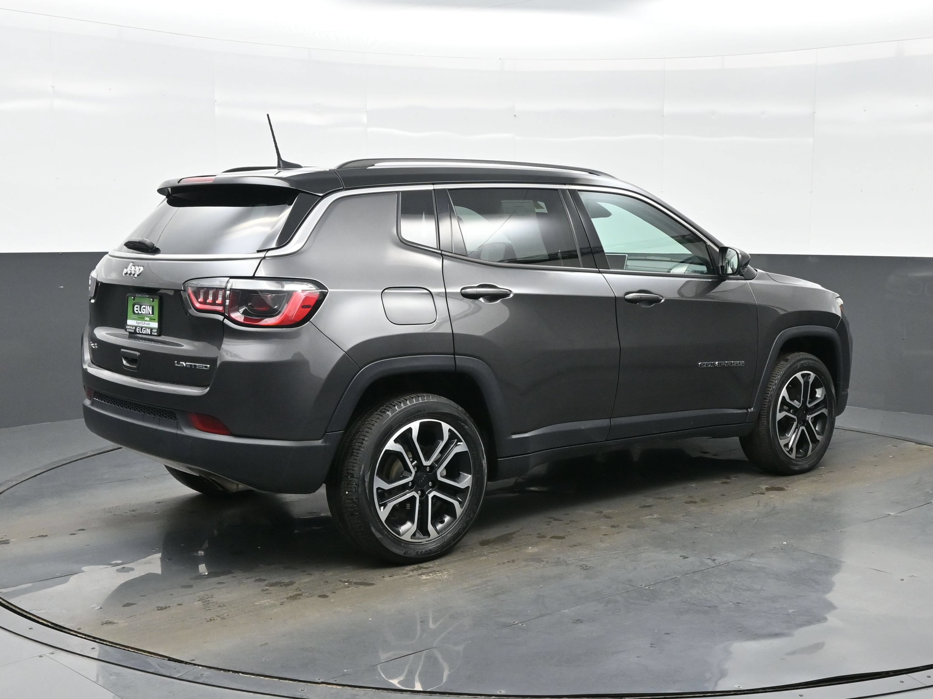 Used 2022 Jeep Compass Limited AWD/4WD image 8