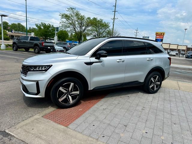 Used 2021 Kia Sorento EX w/ Panoramic Sunroof Package AWD/4WD image 3