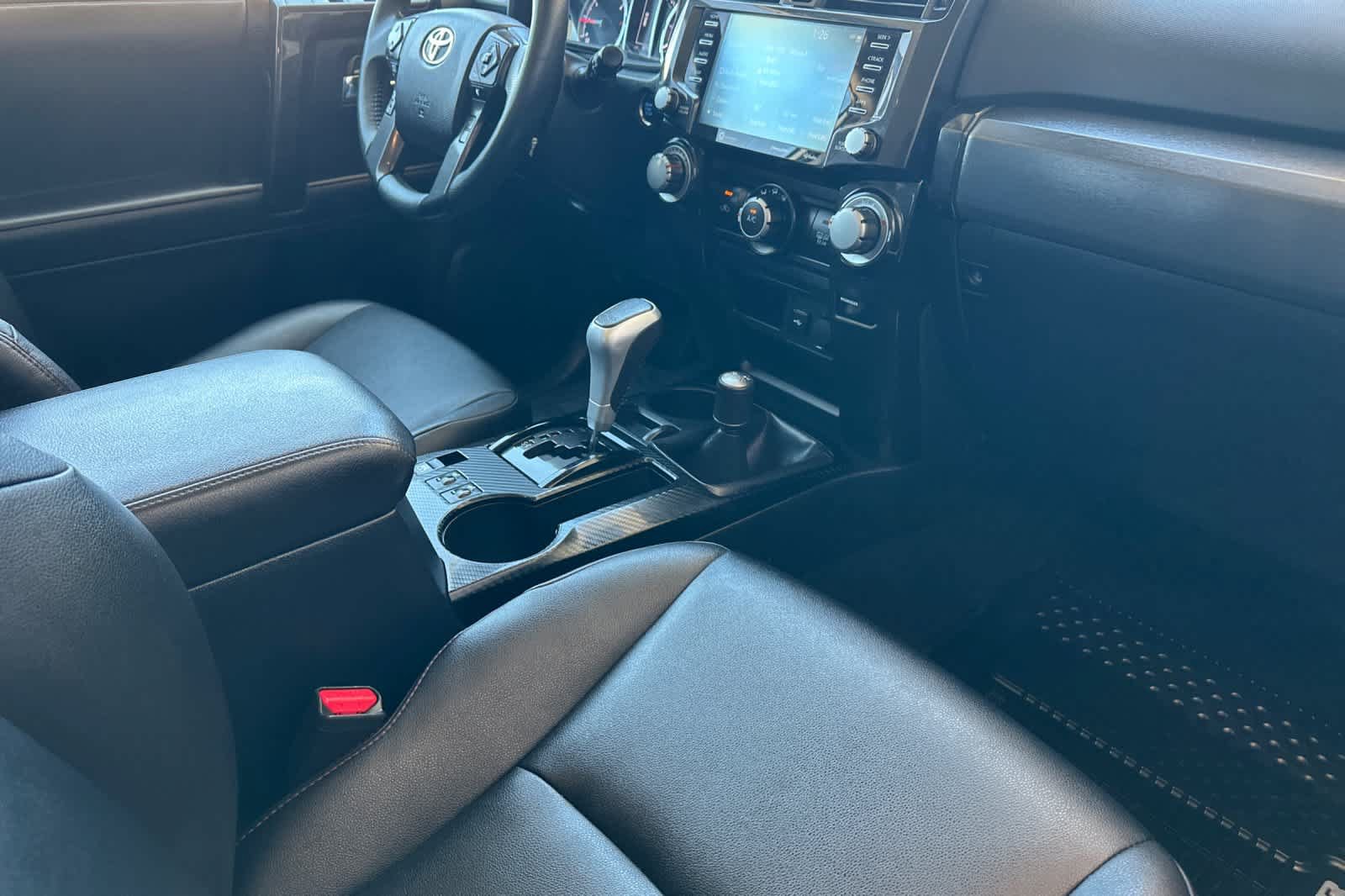 Used 2022 Toyota 4Runner TRD Off-Road Premium AWD/4WD image 15