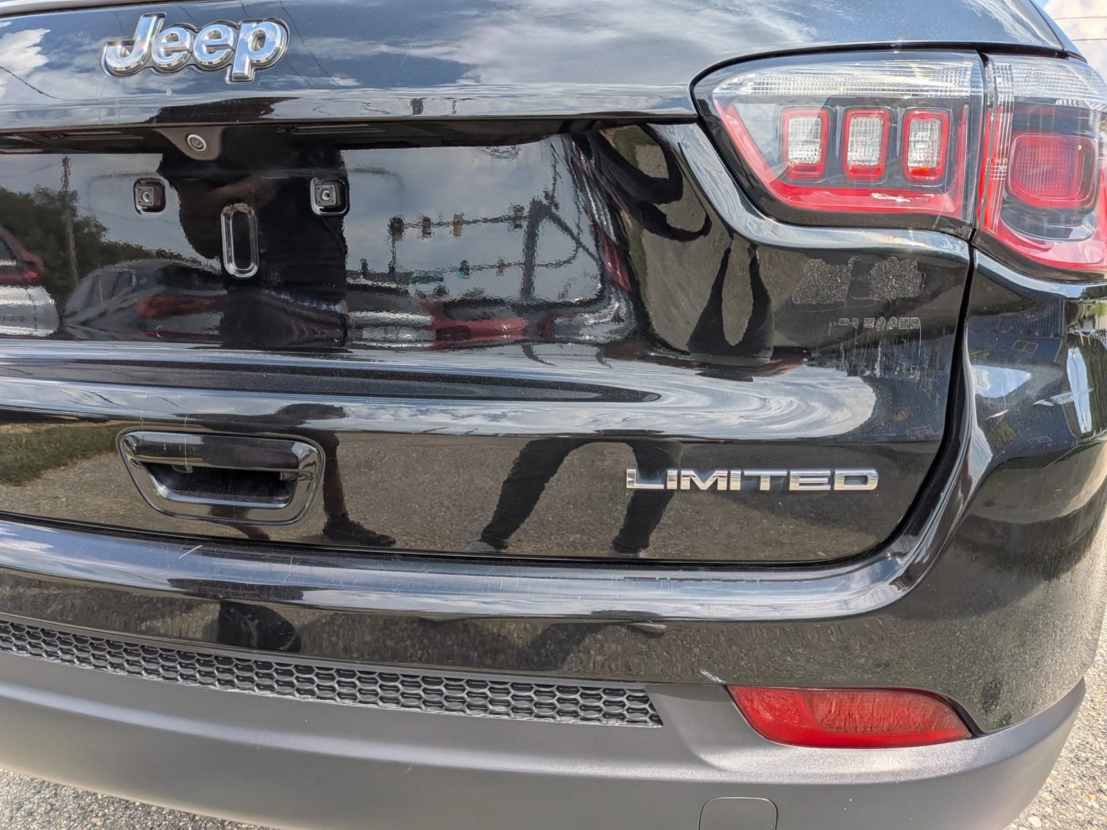 Used 2019 Jeep Compass Limited AWD/4WD image 17