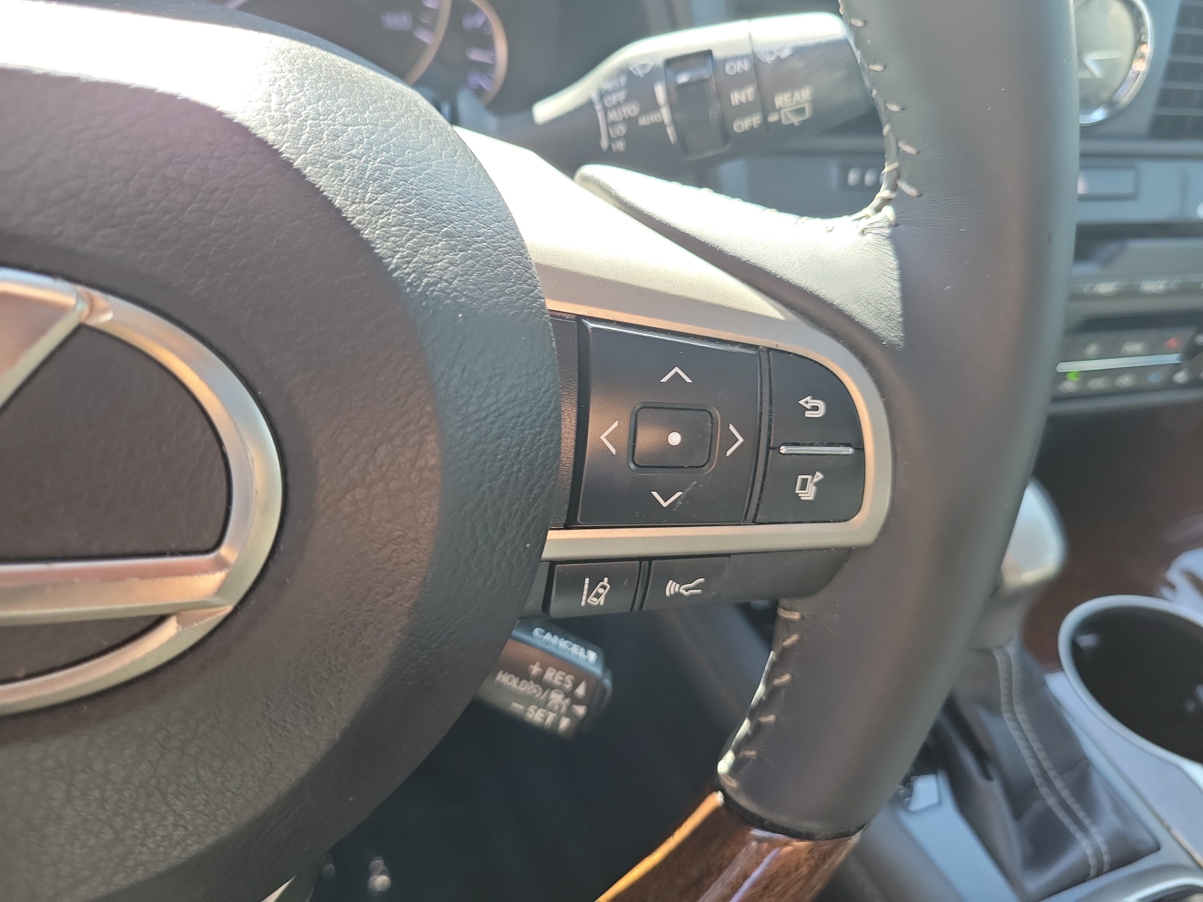 Used 2018 Lexus RX 350 FWD w/ Premium Package image 29