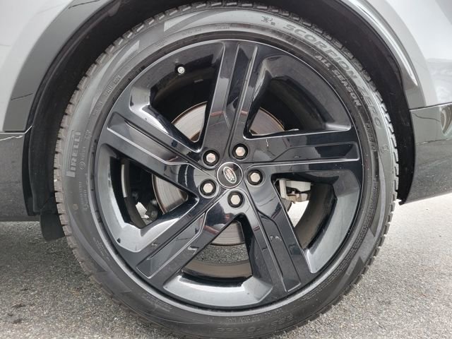 Used 2025 Land Rover Discovery Dynamic SE image 19