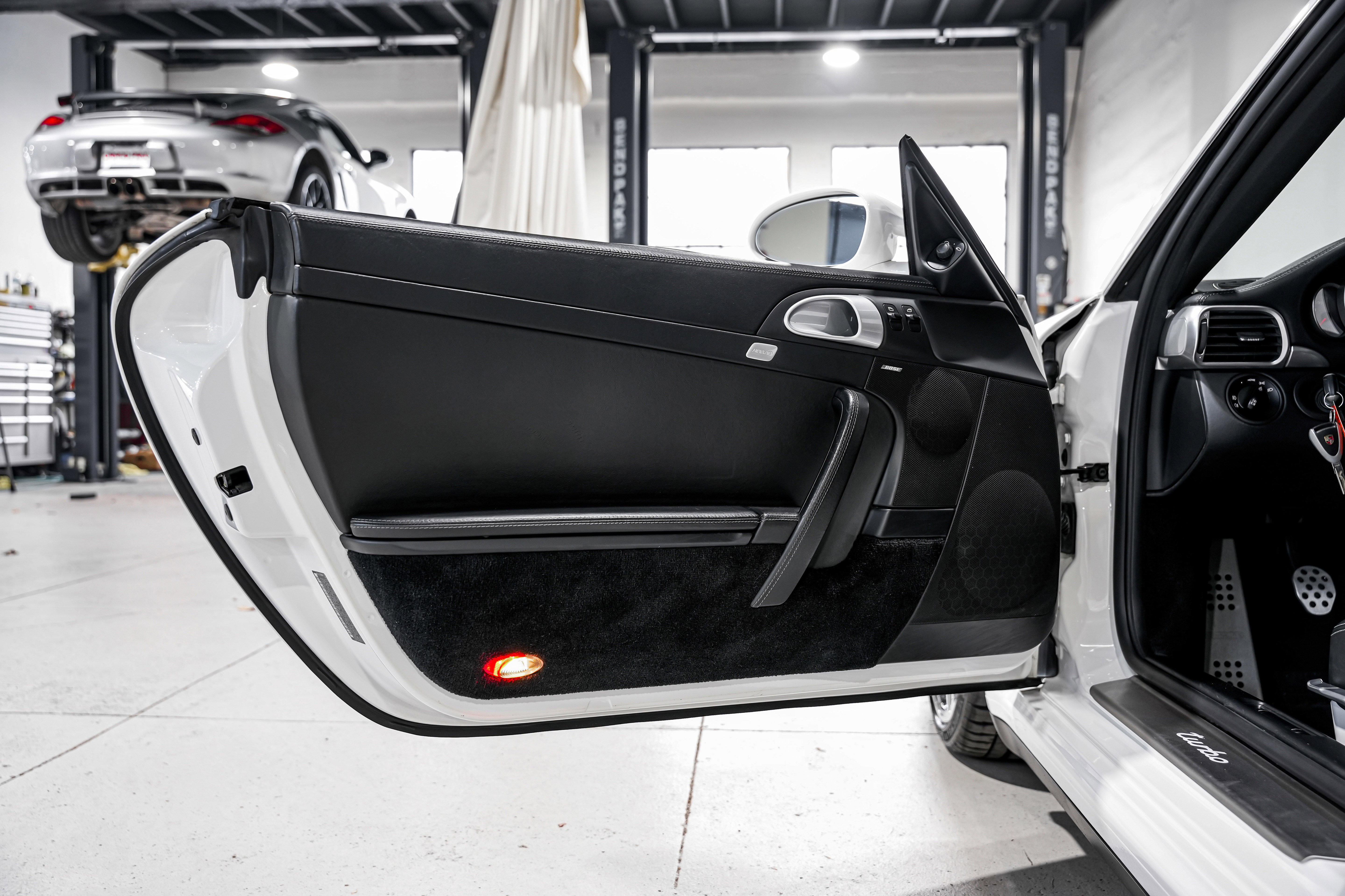 Used 2007 Porsche 911 Turbo image 25