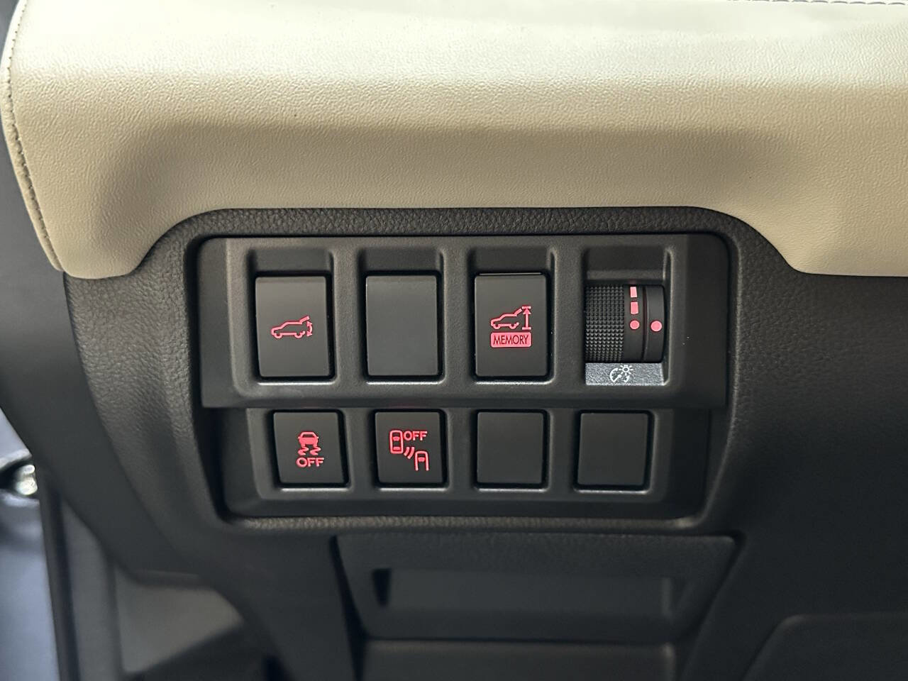 Used 2019 Subaru Ascent Limited w/ Popular Package #2 AWD/4WD image 28