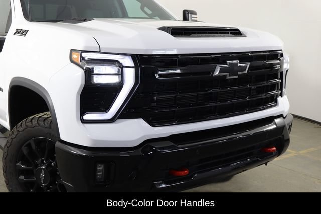 Used 2025 Chevrolet Silverado 2500 LTZ w/ LTZ Plus Package AWD/4WD image 47