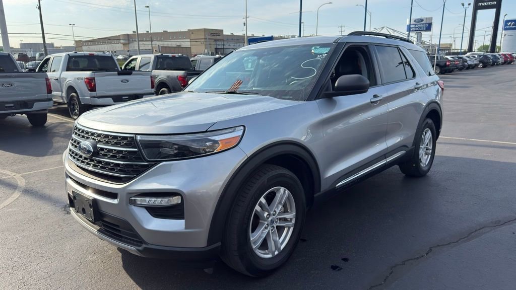 Used 2022 Ford Explorer XLT w/ Equipment Group 202A AWD/4WD image 6
