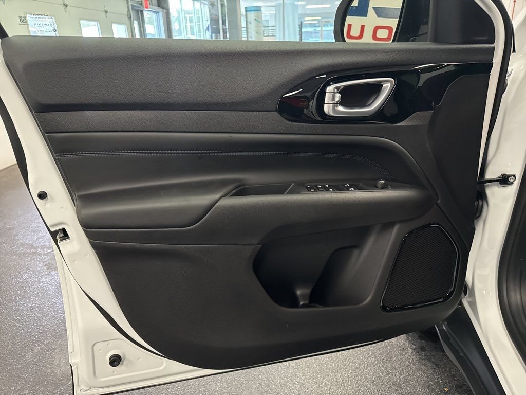 New 2026 Jeep Compass Latitude AWD/4WD image 15