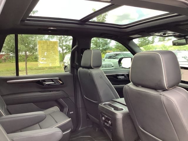 Used 2026 Chevrolet Tahoe Premier w/ Sun And Tow Package AWD/4WD image 29