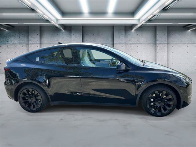 Used 2023 Tesla Model Y AWD image 26