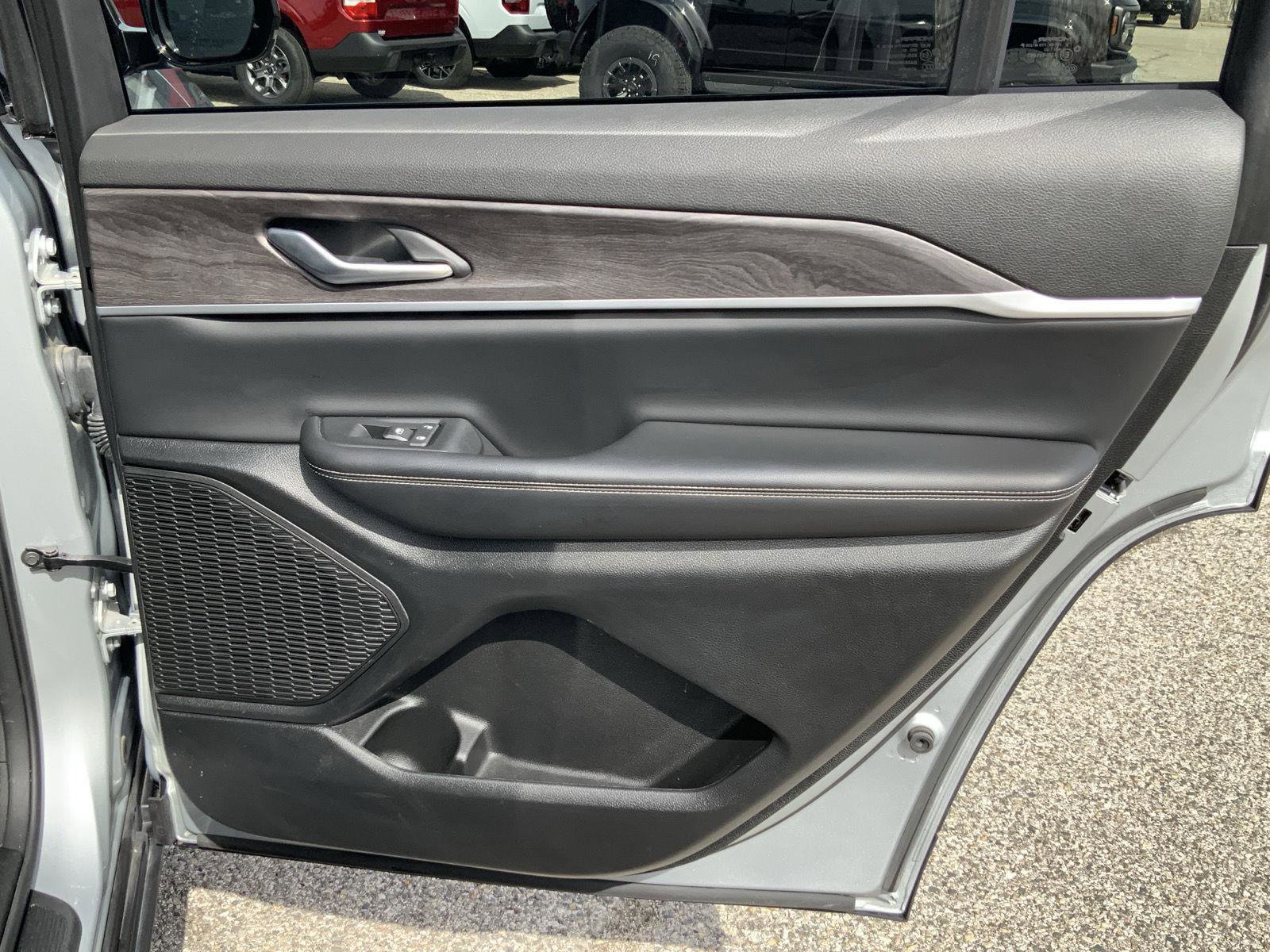 Used 2023 Jeep Grand Cherokee L Limited image 57