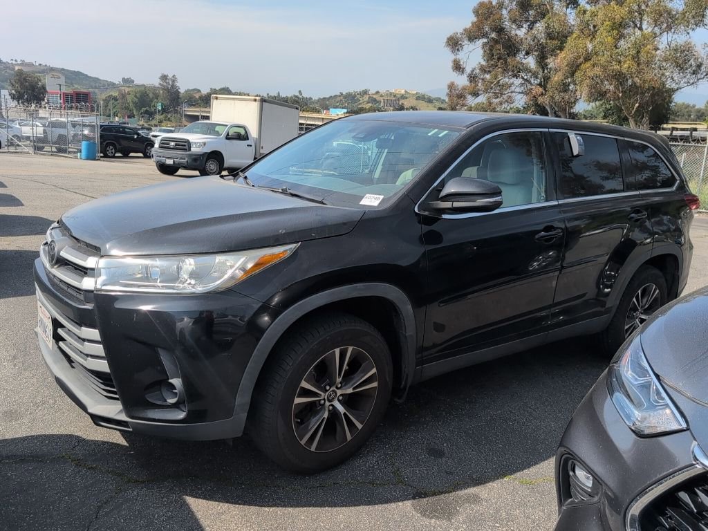 Used 2019 Toyota Highlander LE image 6