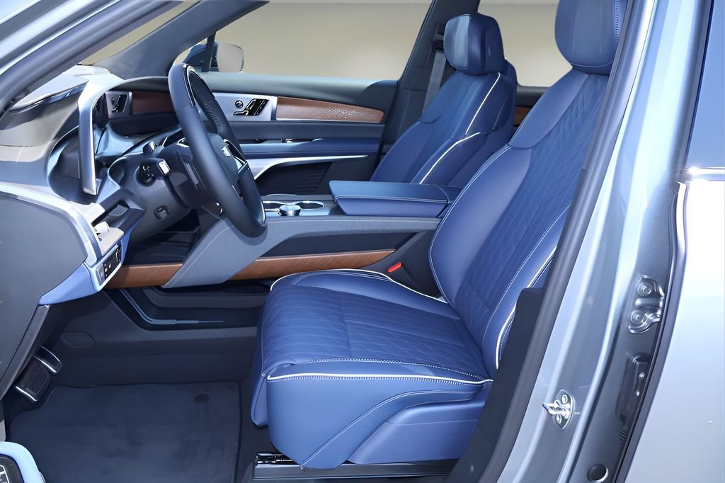 New 2026 Cadillac Vistiq Premium Luxury AWD/4WD image 13