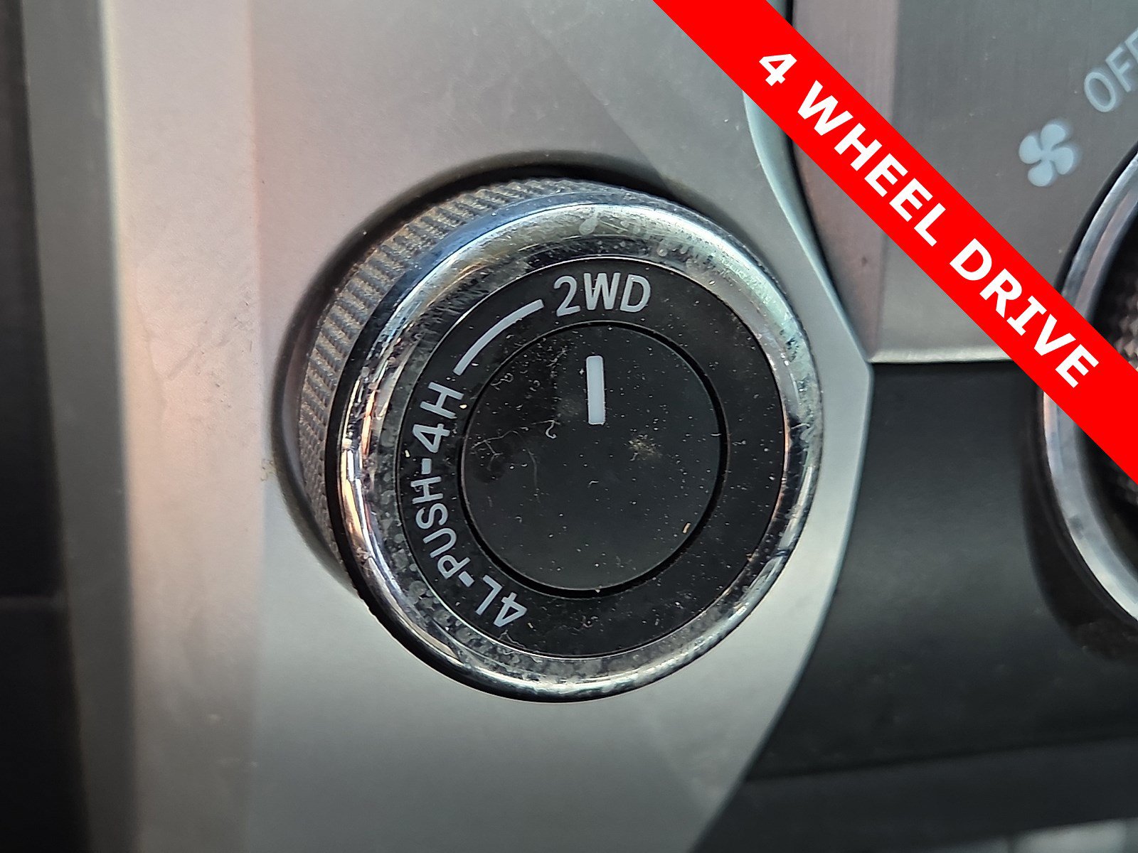 Used 2020 Toyota Tundra SR5 w/ SR5 Upgrade Package AWD/4WD image 19