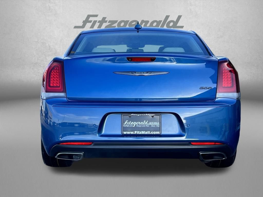 Used 2022 Chrysler 300 Touring L w/ Comfort Group image 6