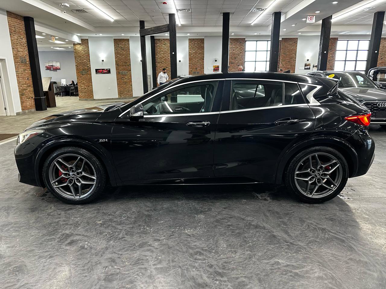 Used 2018 INFINITI QX30 Sport w/ Sport Leather Package image 8