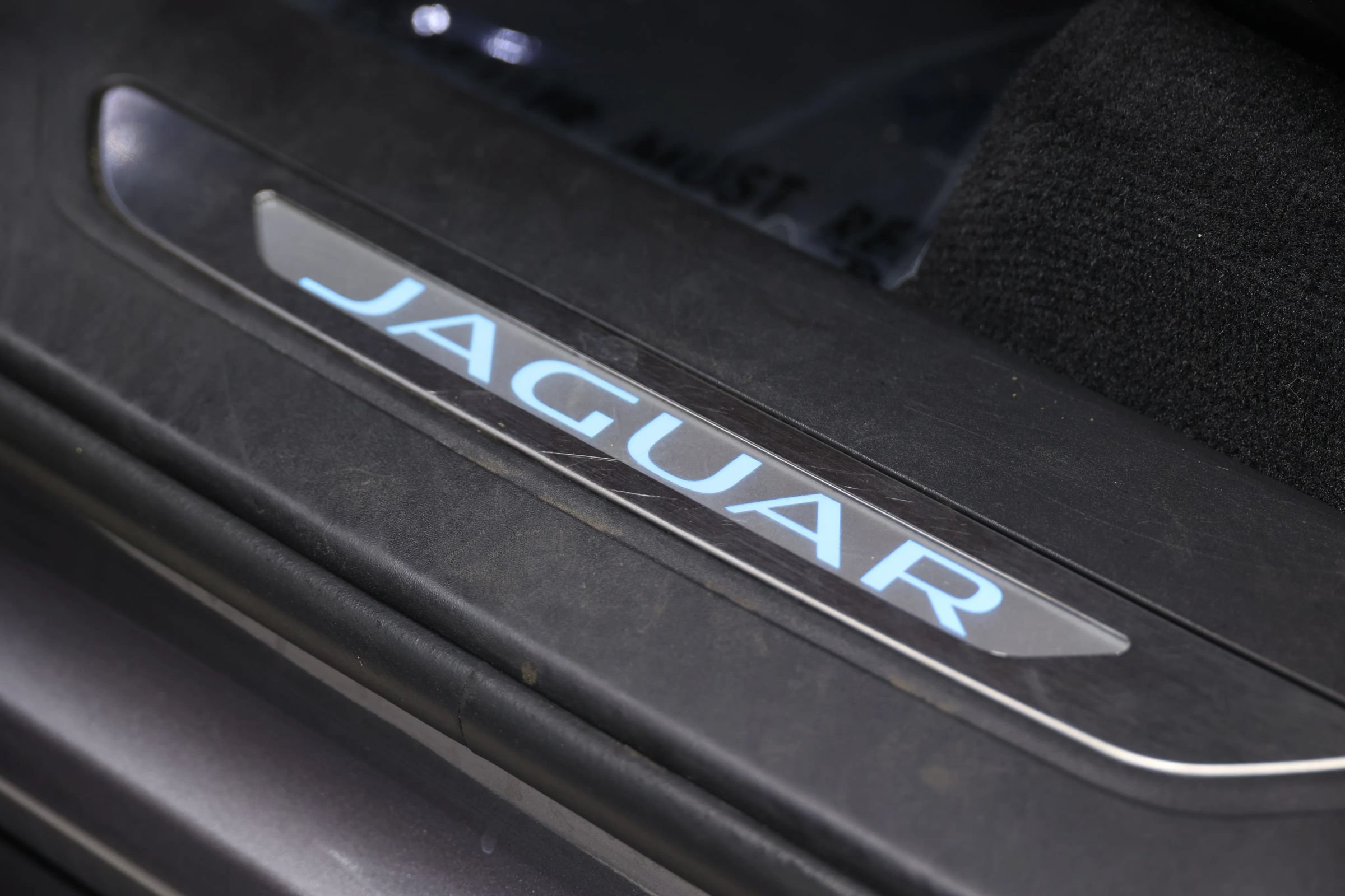 Used 2022 Jaguar F-PACE SVR AWD/4WD image 17