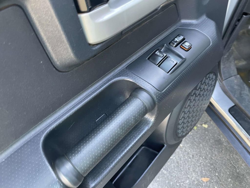 Used 2007 Toyota FJ Cruiser 4WD image 26