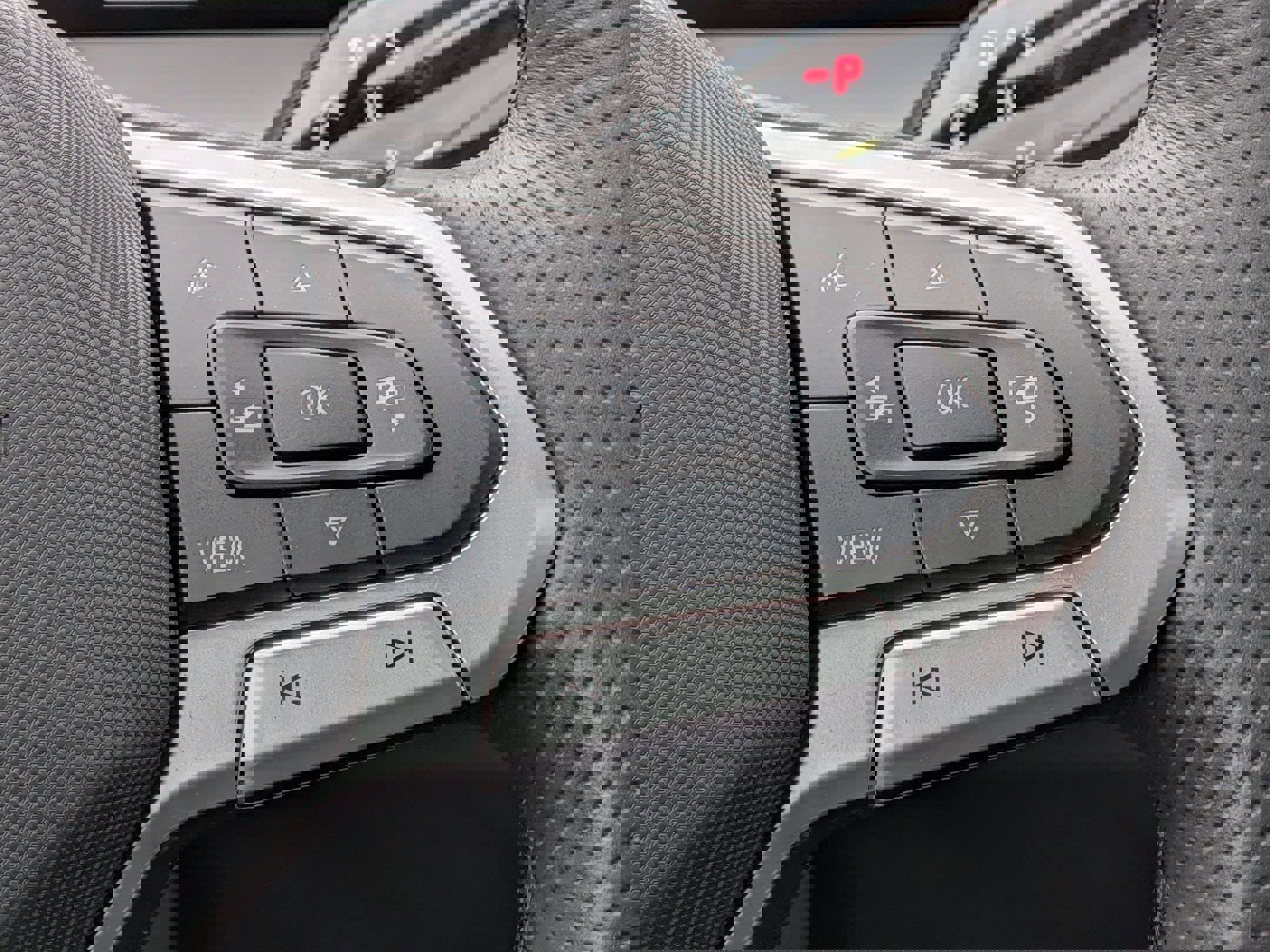 Used 2025 Volkswagen Tiguan SE R-Line image 19