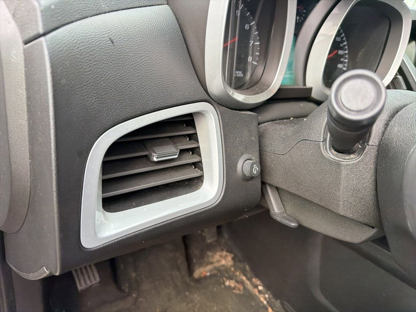 Used 2012 Chevrolet Equinox LT w/ Driver Convenience Package image 16