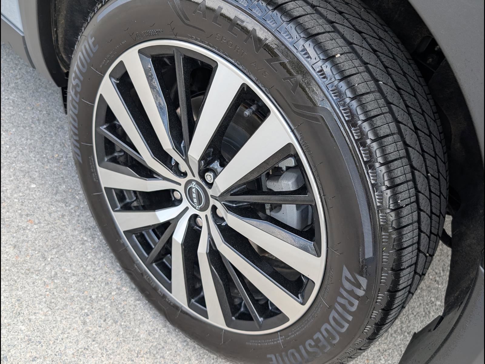 Used 2025 Nissan Pathfinder Platinum w/ Lighting Package (N92) image 21