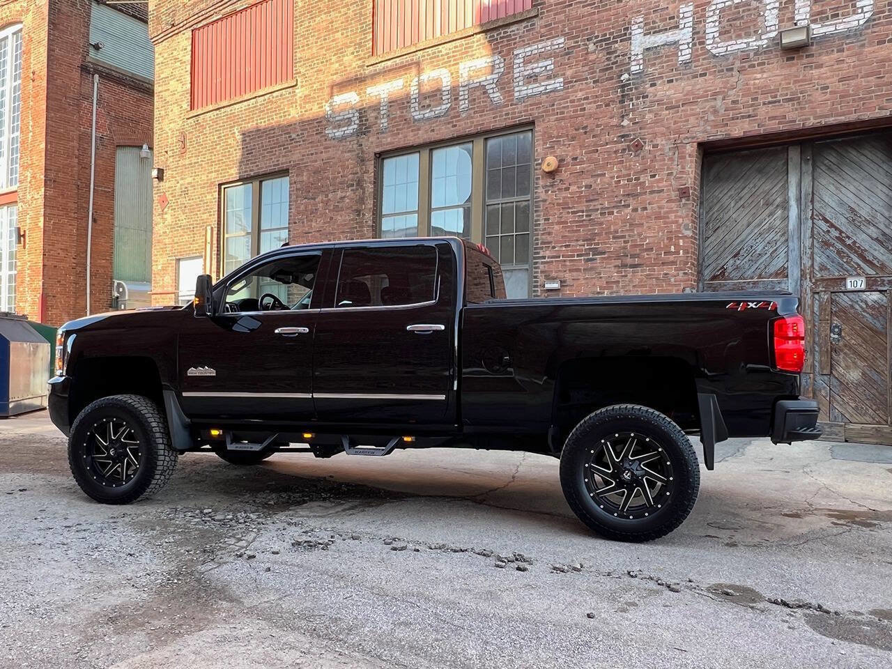 Used 2018 Chevrolet Silverado 2500 High Country w/ Duramax Plus Package image 45
