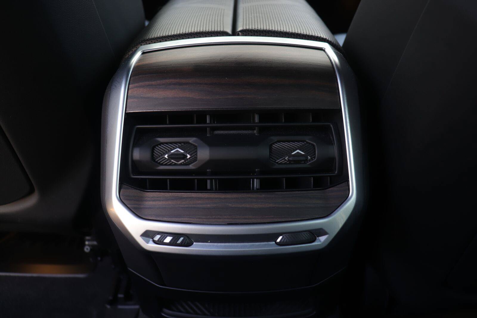 Used 2023 BMW 740i RWD image 19
