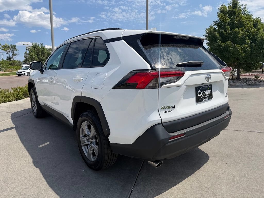 Used 2025 Toyota RAV4 XLE AWD/4WD image 5