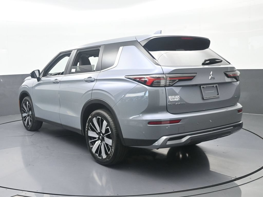 New 2026 Mitsubishi Outlander SE FWD image 4