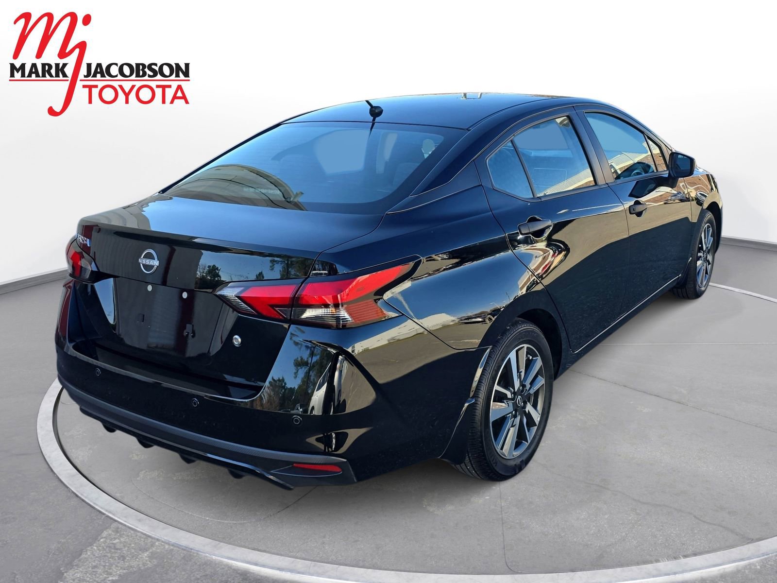 Used 2024 Nissan Versa S w/ S Plus Package image 9