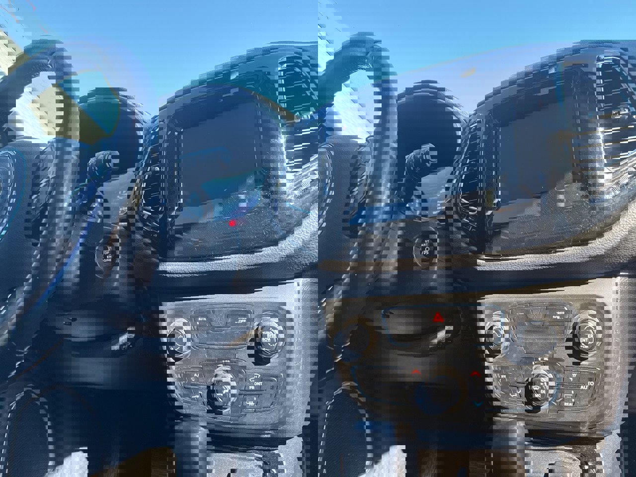 Used 2020 Jeep Compass Latitude image 31