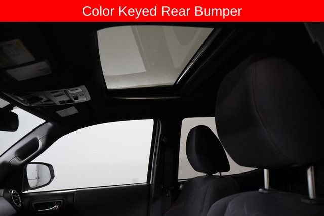 Used 2016 Toyota Tacoma TRD Off-Road w/ Premium & Technology Package AWD/4WD image 15